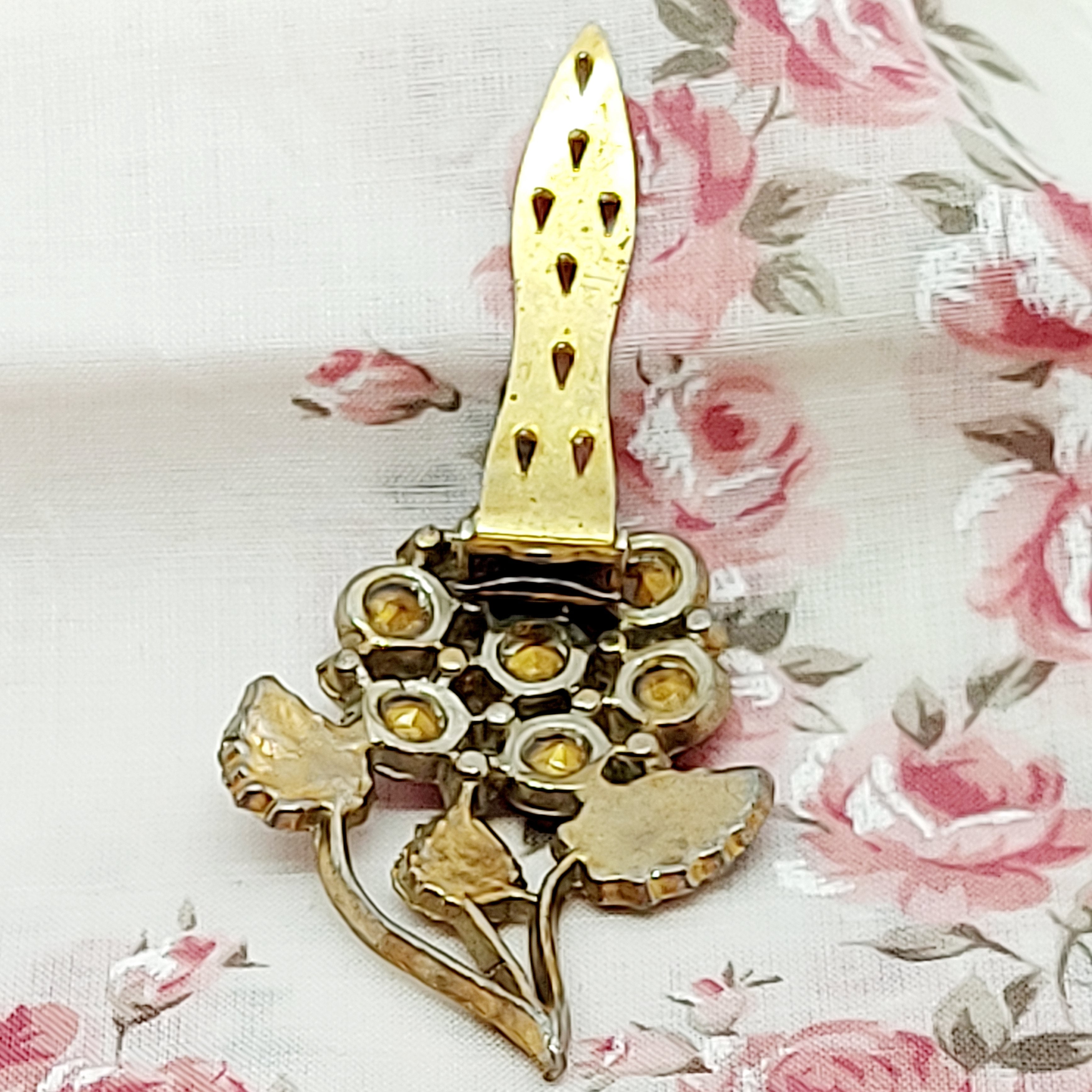 1940's Art Deco Cerese Paste Floral Gilt Metal Clip